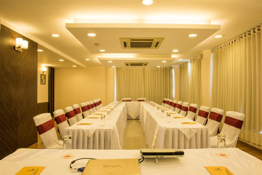 The Red Maple Mashal Indore Zewnętrze zdjęcie